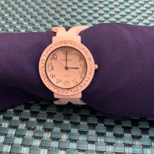 Varsales watch with crystals with bracelet band small scratch needs battery